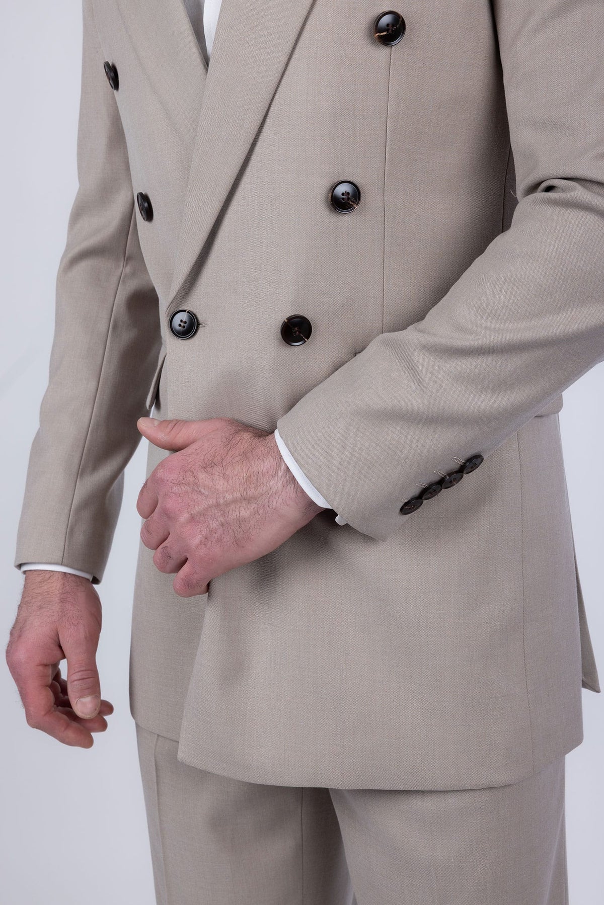 Mistcape Stable Peak Lapel Suit