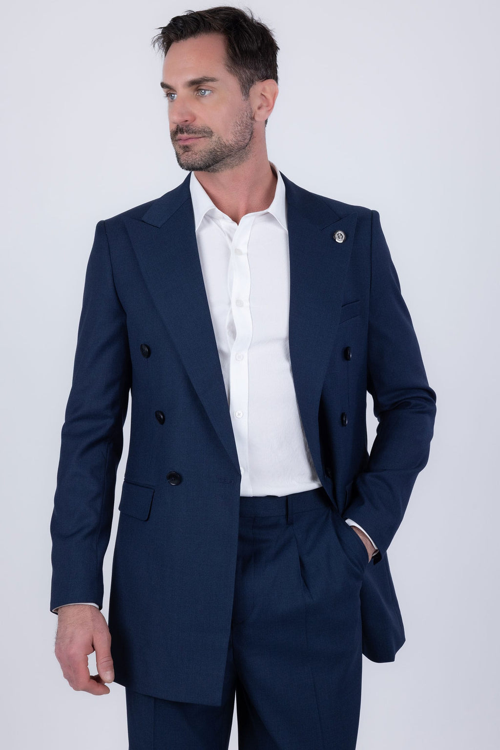Mistcape Stable Peak Lapel Suit